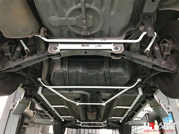 Rozpórka tylna dolna (Rear Lower Bar) (251) Ultra Racing Proton Gen 2 1.6 04-12/Persona 1.6 07-16/Waja 1.6 00-11 2WD