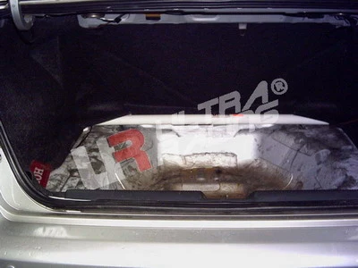 Rozpórka tylna górna (Rear Upper Strut Bar) 081 Ultra Racing Honda Civic 01-05 2/4D