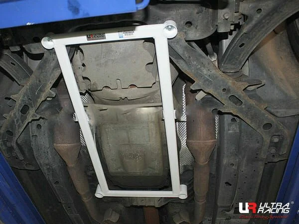 Rozpórka przednia dolna (Front Lower Brace) (3124) Ultra Racing Ford Mustang S-197Ii 3.7 V6 2WD 10-14