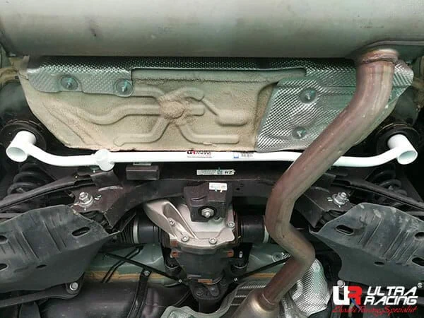 Rozpórka tylna dolna (Rear Lower Bar) (3465) Ultra Racing BMW F20 (116i) 1.6T 2WD HB 12-15