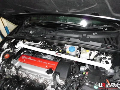 Rozpórka przednia (Front Upper Strut Bar)Ultra Racing Alfa Romeo 159 05+ / Brera
