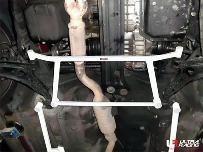 Rozpórka przednia dolna (Front Lower H-Brace) 1583 Ultra Racing Hyundai Coupe 96-99