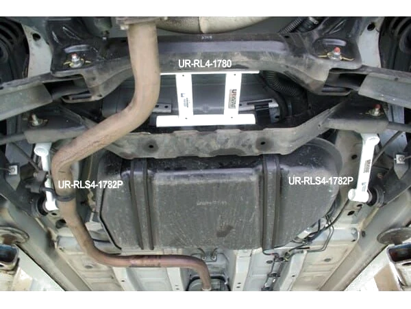 Rozpórka tylna dolna (Rear Lower Bar) (1780) Ultra Racing Proton Preve/Suprima 1.6T 2WD 12+