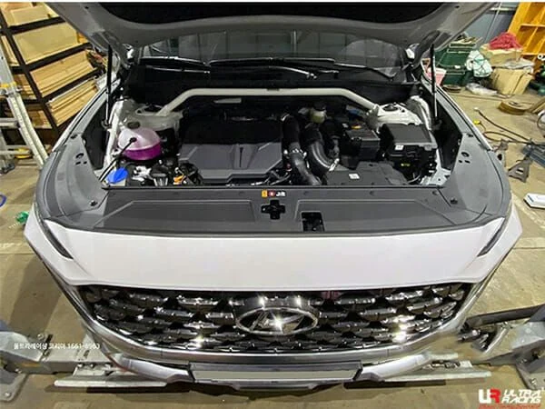 Rozpórka przednia (Front Upper Strut Bar)(4183) Ultra Racing Kia Sorento (MQ4) 2.2D 2WD/4WD 20+