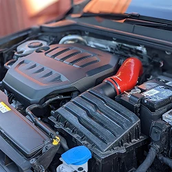 Silikonowy przewód dolotowy Ramair VW MK8 Golf GTi 245bhp 2.0 TSI czerwony