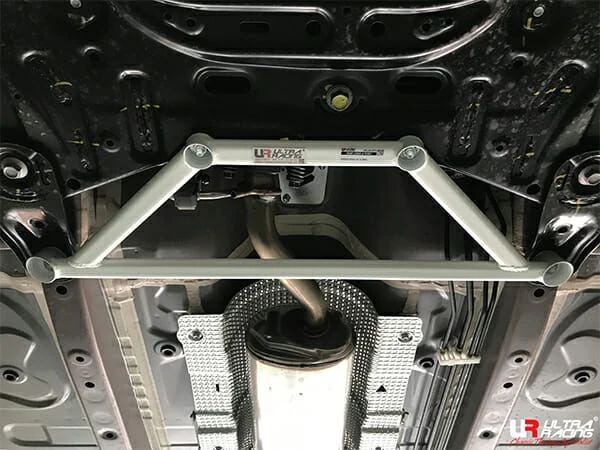 Rozpórka przednia dolna (Front Lower Brace) (4214) Ultra Racing Perodua Ativa 1.0T 2WD 21+