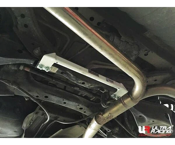 Rozpórka tylna dolna (Rear Lower Bar) (3162) Ultra Racing Nissan Elgrand (E52) 3.5 V6 2WD 10+