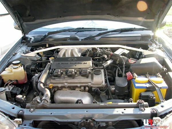 Rozpórka przednia (Front Upper Strut Bar)(612) Ultra Racing Toyota Camry (XV30/ACV36R) 2.2 2WD 02-04