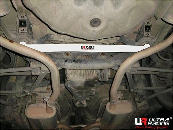 Rozpórka tylna dolna (Rear Lower Bar) (2813) Ultra Racing Lexus LS 400 (XF20) 4.0 V8 2WD 94-00