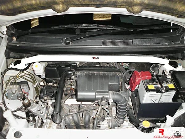 Rozpórka przednia (Front Upper Strut Bar)(3227) Ultra Racing Mitsubishi Mirage 1.6 2WD HB 95-03