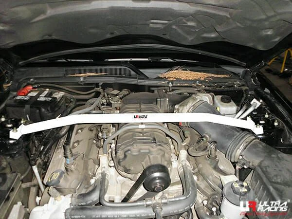 Rozpórka przednia (Front Upper Strut Bar)(2409) Ultra Racing Ford Mustang S-197 (GT500) 5.4 Super Charge 2WD 05â€“09