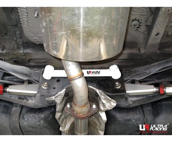 Rozpórka tylna dolna (Rear Lower Bar) Ultra Racing Mini Cooper (S) R53/R55 1.6 01+