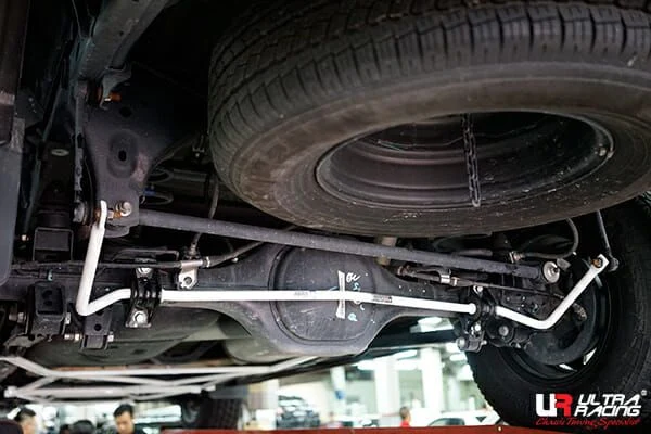 Stabilizator zawieszenia tylny 19mm Ultra Racing for Nissan Navara (D23) 2.5D 4WD 14+