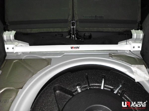 Rozpórka tylna górna (Rear Upper Strut Bar) 2089 Ultra Racing Audi TT 8N 98-06 1.8T