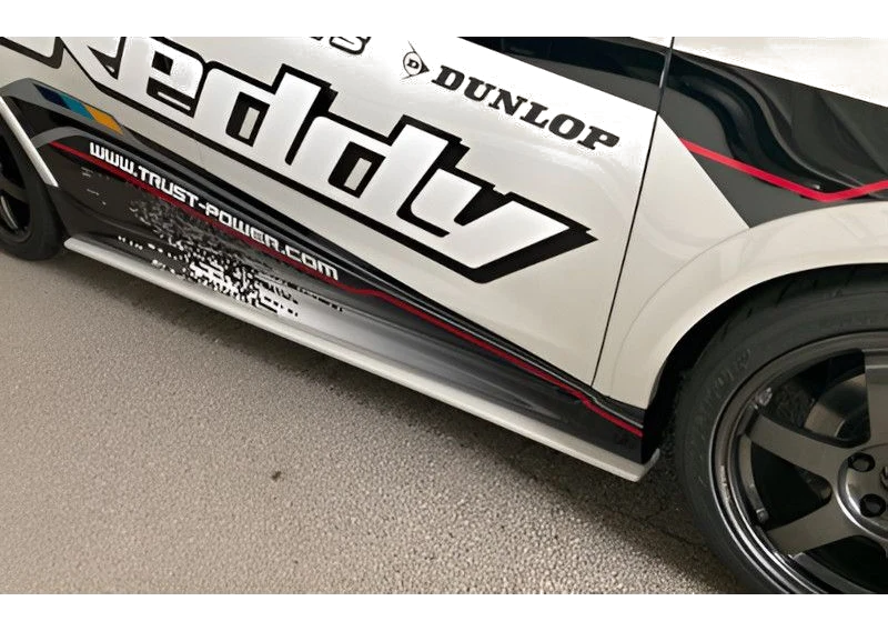 Boczne dokładki progów GReddy Suzuki Swift Sport ZC33S (2017+)