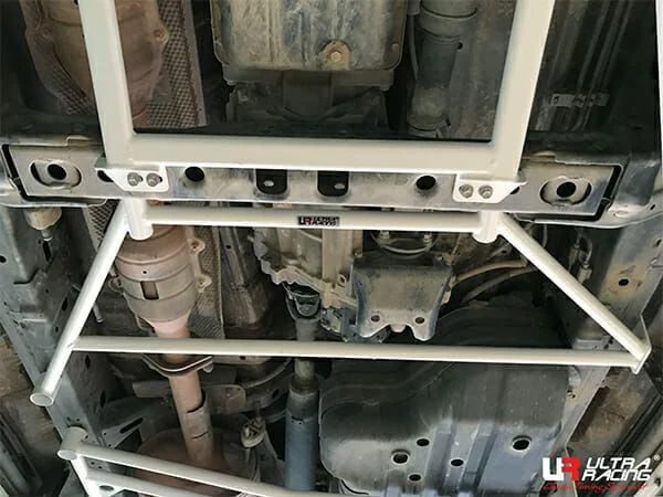 Rozpórka środkowa (Mid Lower Brace) (4029) Ultra Racing Toyota Land Cruiser Prado (J150) 2.7P 4WD 09+