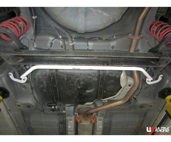 Rozpórka tylna dolna (Rear Lower Bar) (1811) Ultra Racing Roewe 350 1.5 2WD 10-15