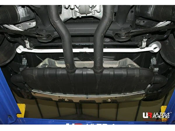 Rozpórka tylna dolna (Rear Lower Tiebar) 3308 Ultra Racing VW Touareg 02+ 3.0 Hybrid