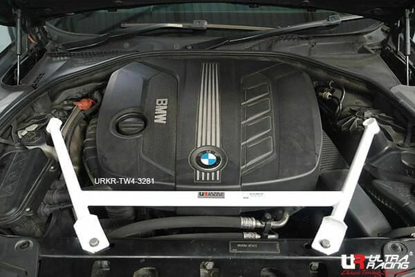 Rozpórka przednia (Front Upper Strut Bar)Ultra Racing BMW 520 2.0D F11 10+