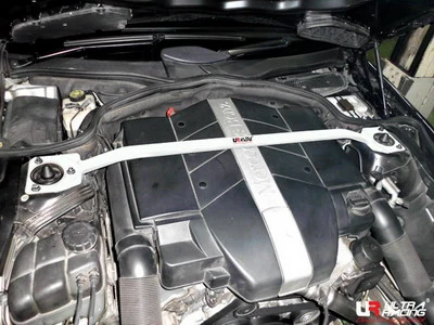 Rozpórka przednia (Front Upper Strut Bar)Ultra Racing Mercedes SL 350 02-11