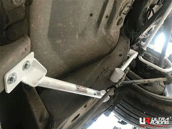 Rozpórka tylna dolna (Rear Lower Bar) (748P) Ultra Racing Lexus RX 330 (XU30) 3.3 V6 4WD 03-08/Toyota Highlander 2.7 08-13/Harrier 2.4 04-09