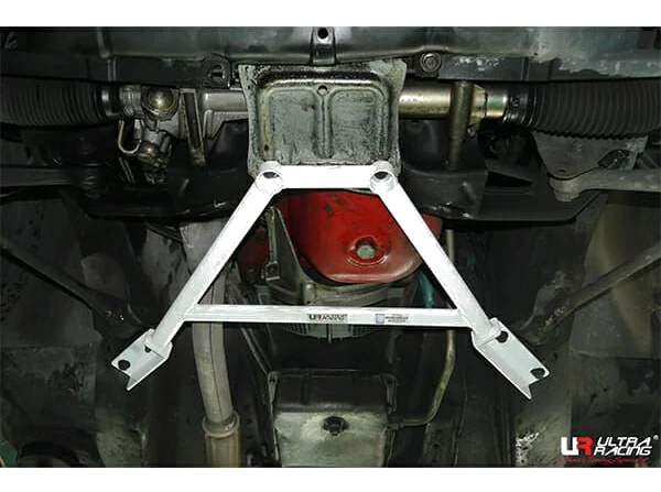 Rozpórka przednia dolna (Front Lower Brace) Ultra Racing Volvo 940 90-98