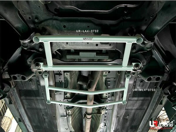 Rozpórka przednia dolna (Front Lower Brace) (3732) Ultra Racing Land Rover Freelander 2 (L359) 2.2D 2WD 06-14