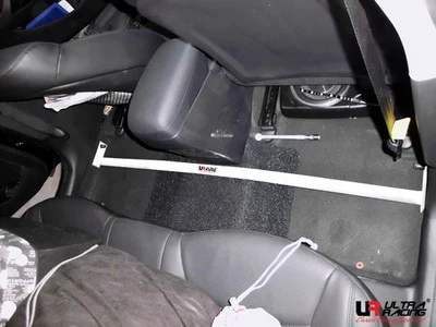 Rozpórka wewnętrzna (Room Bar) Ultra Racing Hyundai Elantra 11-15 / I30 12-17