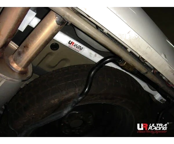 Rozpórka tylna (Rear Torsion Bar) (501) Ultra Racing Nissan Elgrand (E51) 3.5 V6 4WD 02-10