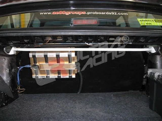 Rozpórka tylna górna (Rear Upper Strut Bar) Ultra Racing Toyota Corolla AE80 4AGE