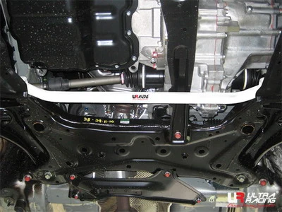 Rozpórka przednia dolna (Front Lower Tiebar) Ultra Racing Mitsubishi Lancer Sportback 10+