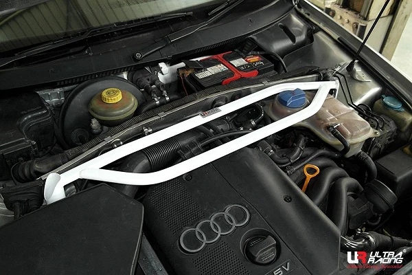 Rozpórka przednia (Front Upper Strut Bar)Ultra Racing Audi A4 B5 95-00 1.8 2WD