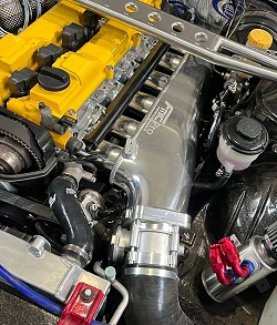 Adapter Przepustnicy V2 83mm MZR Garage dla Audi 4.2 V8 Tuningowanego Kolektora Dolotowego