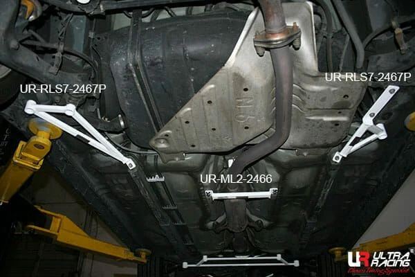 Rozpórka tylna dolna (Rear Lower Bar) (2467P) Ultra Racing Scion TC (AT10) 2.4 2WD 05-10