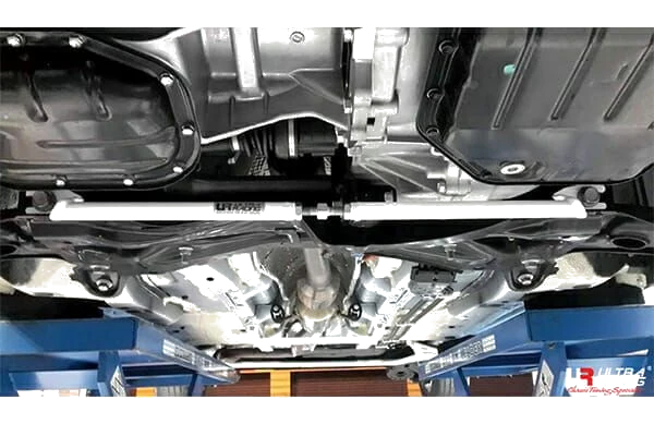 Rozpórka przednia dolna (Front Lower Tiebar) (3103A) Ultra Racing Toyota Vios (XP90) 1.5 07-13/Yaris (XP90) 1.5 HB 05-13 2WD MT 07-13