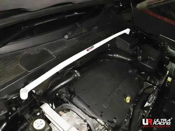 Rozpórka przednia (Front Upper Strut Bar)(3731) Ultra Racing Land Rover Freelander 2 (L359) 2.2D 2WD 06-14