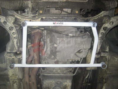Rozpórka przednia (Front H-Brace) Ultra Racing BMW 3-Series E36 318/328