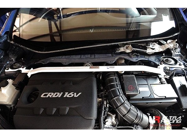 Rozpórka przednia (Front Upper Strut Bar)Ultra Racing Hyundai I30 1.6D 12-17