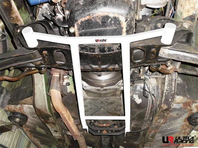 Rozpórka przednia (Front H-Brace) Ultra Racing Mitsubishi Lancer A174 79-87