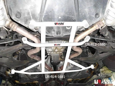 Rozpórka tylna dolna (Rear Lower Tiebar) Ultra Racing Mercedes R-Class W251/W350 07+ 3.5