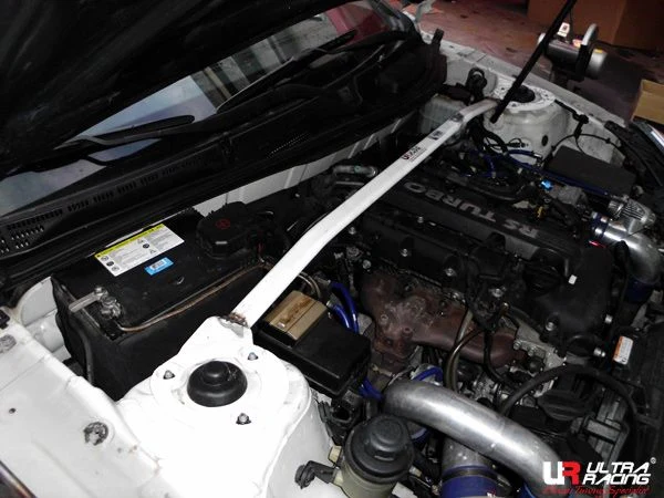 Rozpórka przednia (Front Upper Strut Bar)Ultra Racing Hyundai Genesis Sedan 12+