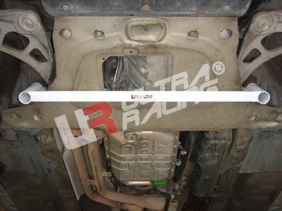 Rozpórka przednia dolna (Front Lower Tiebar) Ultra Racing BMW 3-Series E46 325 328 320