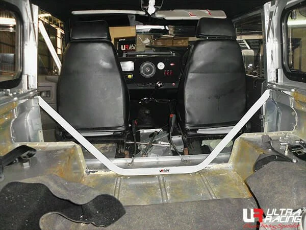 Rozpórka wewnętrzna (Room Bar) (2634) Ultra Racing Land Rover Defender 110 2.5 4WD 83-90