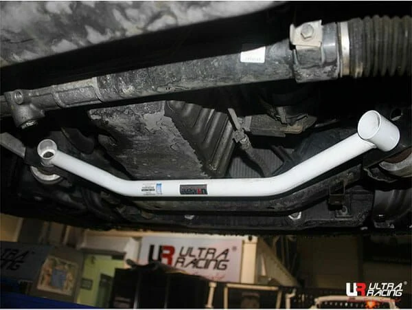 Rozpórka przednia dolna (Front Lower Tiebar) (3266) Ultra Racing Ssangyong Chairman W 3.6 2WD/4WD 08-17