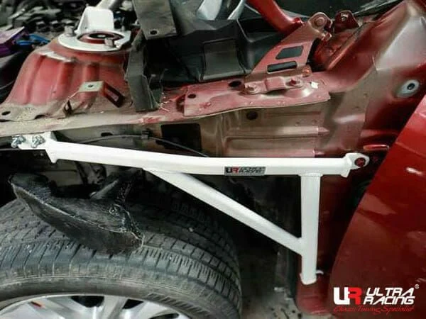 Rozpórka przedniego kielicha (Fender Brackets) (329P) Ultra Racing Mazda 3 (BM) 2.0 2WD HB/Sedan 13-18