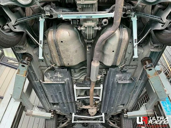 Rozpórka tylna dolna (Rear Lower Bar) (2852P) Ultra Racing Mazda CX-7 2.3 4WD 06-12