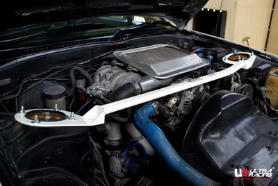 Rozpórka przednia (Front Upper Strut Bar)1008 Ultra Racing Mazda RX7 FC 86-91
