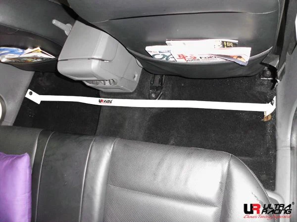 Rozpórka wewnętrzna (Room Bar) 2137 Ultra Racing Ford Focus MK2 1.8