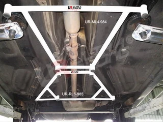Rozpórka środkowa (Mid Lower Brace) 985 Ultra Racing VW Golf 2/3