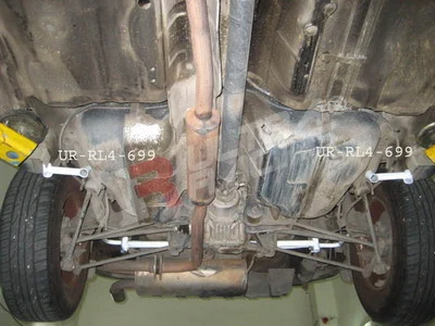 Rozpórka tylna boczna (Rear Side Bars) Ultra Racing for Nissan X Trail 01-07
